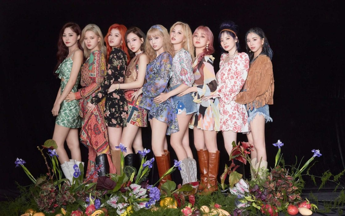 Jihyo thổi nến kỷ niệm 15 năm gia nhập JYP, Nayeon kể chuyện bị hậu bối tránh mặt Ảnh 2