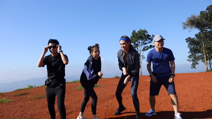 Vừa mở màn đã drama: Võ Hoàng Yến quyết 'chơi khô máu' cùng Hòa Minzy tại 'Đại chiến săn ảnh' Ảnh 9