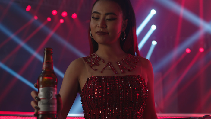 Hoàng Thuỳ Linh đối đầu thử thách, “Bật Chất Vua'.