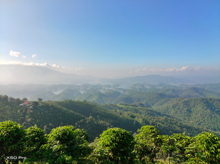 Cảnh sắc Tà Đùng nhìn từ trên cao - “Vịnh Hạ Long” của Đại ngàn Tây Nguyên