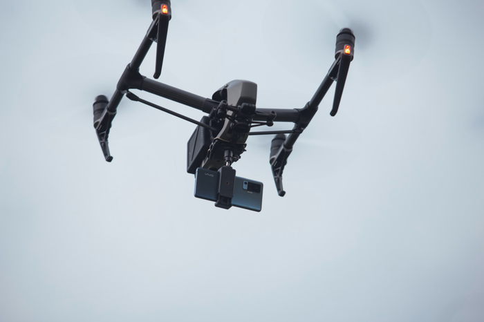 vivo X50 Pro được gắn trên flycam, sẵn sàng đón nhận thử thách táo bạo chưa từng có