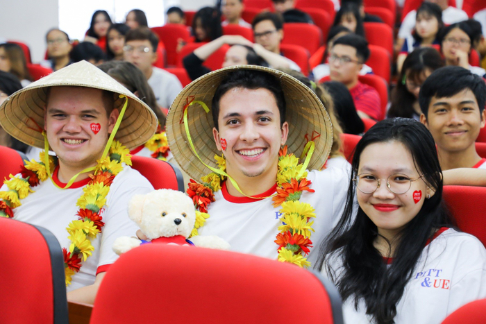 Đại học  song ngữ quốc tế là môi trường tốt để nâng trình tiếng Anh