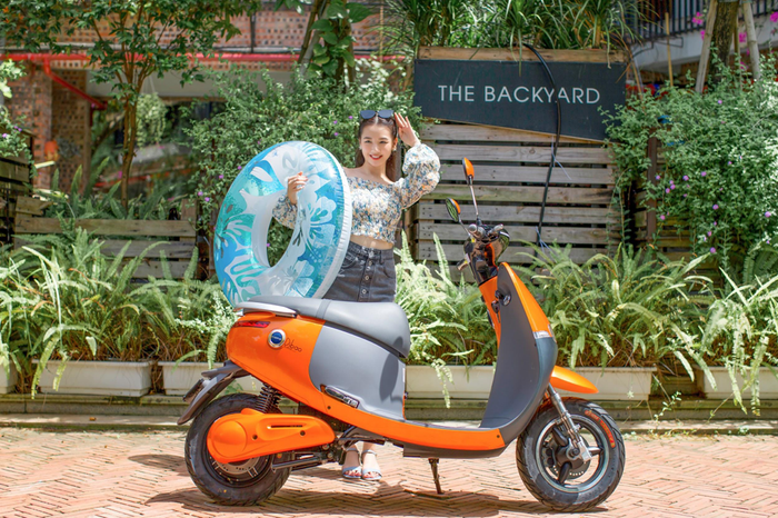 Mùa hè này trở nên đặc biệt hơn khi Amee được thử sức với vai trò là gương mặt đồng hành cùng hãng xe máy điện cá tính Dibao