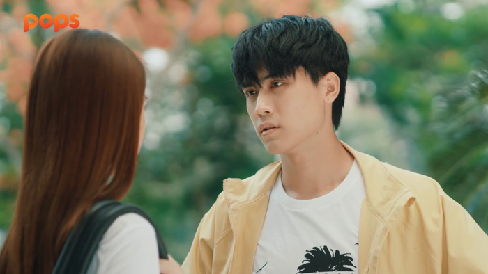 Anh nhìn ngắm người con gái khác để khiến An Hạ đau lòng