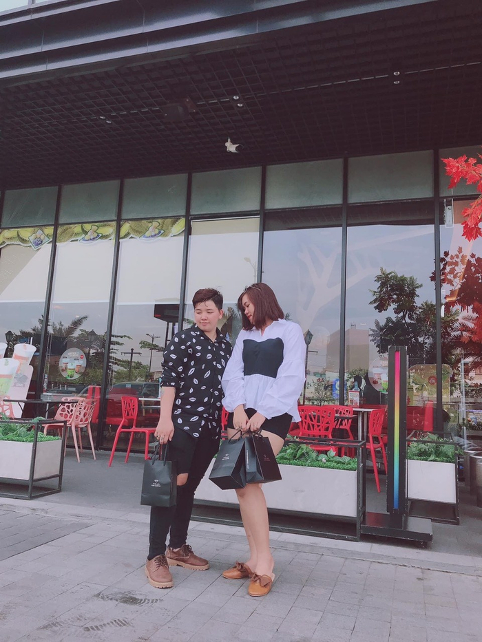 Cặp đôi từng trải qua nhiều sóng gió để đổi lấy bình yên như hiện tại