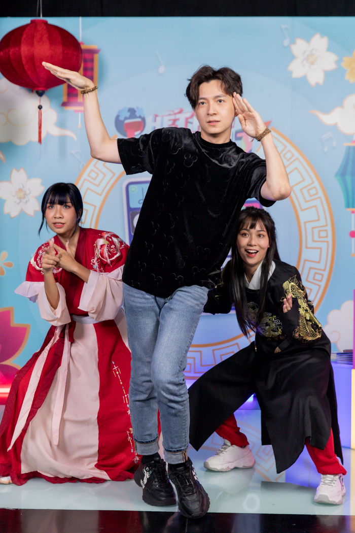 Thử thách cuối cùng, Ngô Kiến Huy phải dance cover theo ca khúc hot trend Maria. 