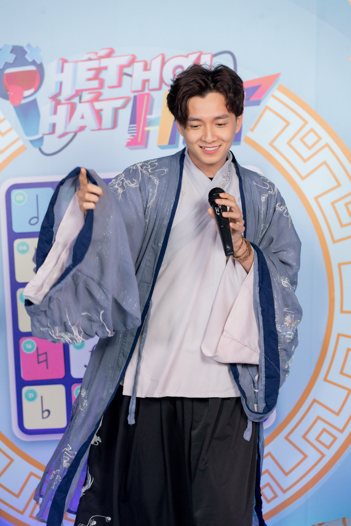 Cười từ đầu tới cuối khi xem Ngô Kiến Huy nhảy 'Maria' (Hwasa) cực nữ tính, Misthy tiết lộ từng bảo crush bỏ bồ đi theo mình Ảnh 1