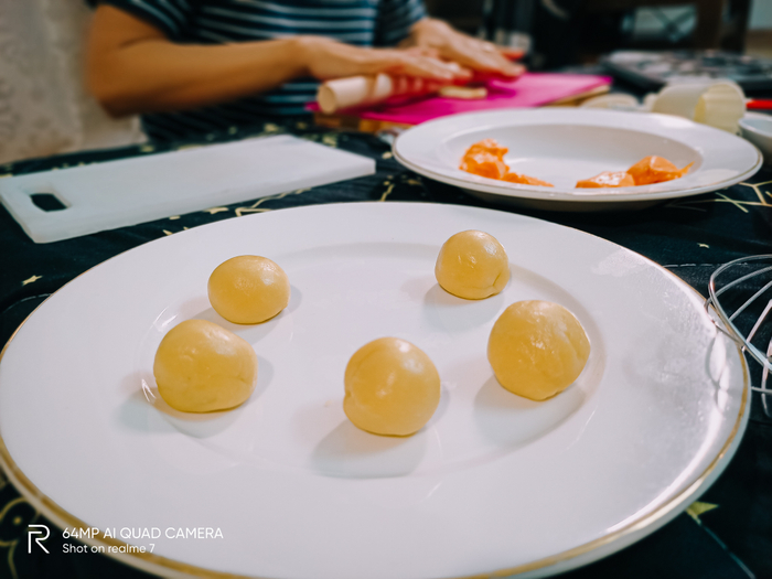 Bật mí công thức làm bánh trung thu trứng muối tan chảy 'homemade' Ảnh 4