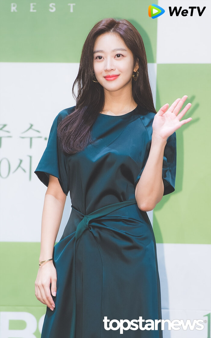 Những lý do khiến bạn không thể bỏ qua 'bom tấn' truyền hình Hàn Quốc 'Truyền thuyết cáo chín đuôi' Ảnh 11