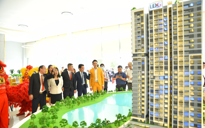 Trải nghiệm xu hướng sống xanh lý tưởng cùng ca sĩ Nguyễn Phi Hùng tại nhà mẫu LDG SKY Ảnh 2