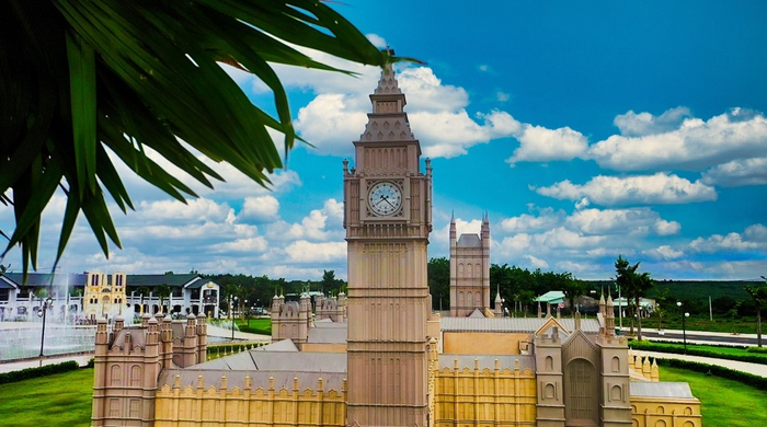 Tháp Elizabeth hay còn gọi là Tháp đồng hồ Big Ben – biểu tượng của Anh Quốc