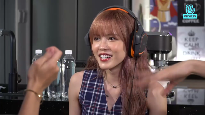 Thiều Bảo Trâm ngủ gật ngay trên sóng trực tiếp, lý do đằng sau khiến ai cũng... phì cười Ảnh 10