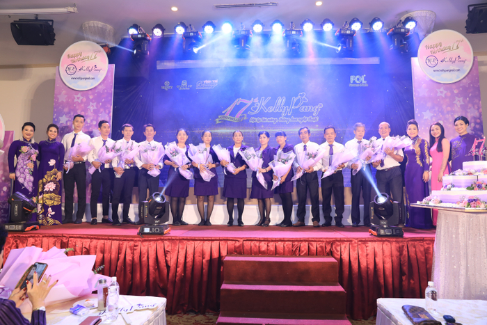 Nhiều tấm gương thành công với nghề nails từ Kelly Pang