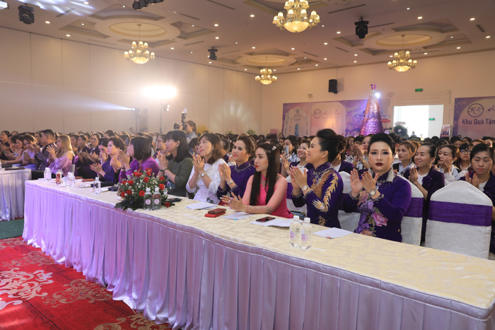 Đông đảo bạn trẻ hiện nay tìm đến nghề nails