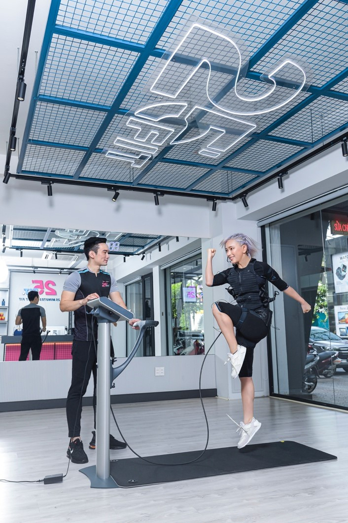 Châu Bùi trong một buổi tập tại 25 FIT 