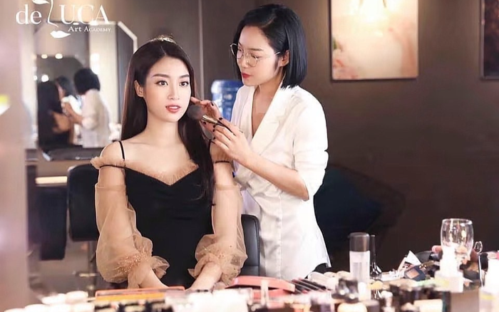 Chuyên gia trang điểm Tâm Tâm: 'Makeup ví như hội hoạ, là 'cuộc chơi' với màu sắc' Ảnh 2