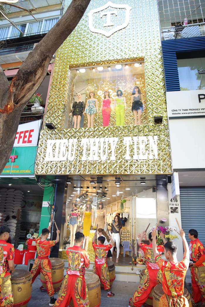 Shop thời trang Kiều Thủy Tiên - điểm hẹn của những cô nàng cá tính, sành điệu.