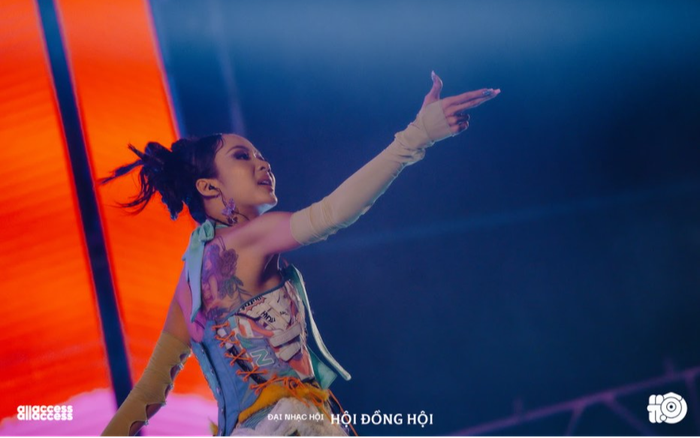 Hội Đồng Hội làm nức lòng giới trẻ Sài Thành: Suboi kết show bằng 4 ca khúc liên hoàn, fan mừng muốn 'vỡ tim' Ảnh 2