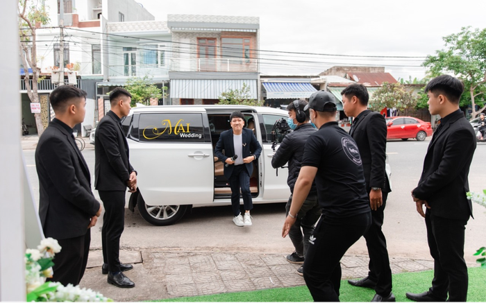 Trường Giang gây 'náo loạn' đám cưới tại Đà Nẵng Ảnh 2