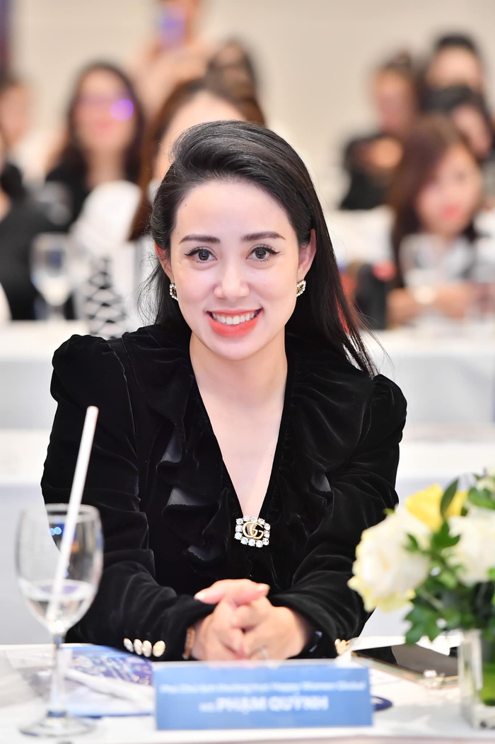 Nữ doanh nhân Phạm Quỳnh xuất hiện cùng Hoa Hậu Hương Giang Ảnh 5