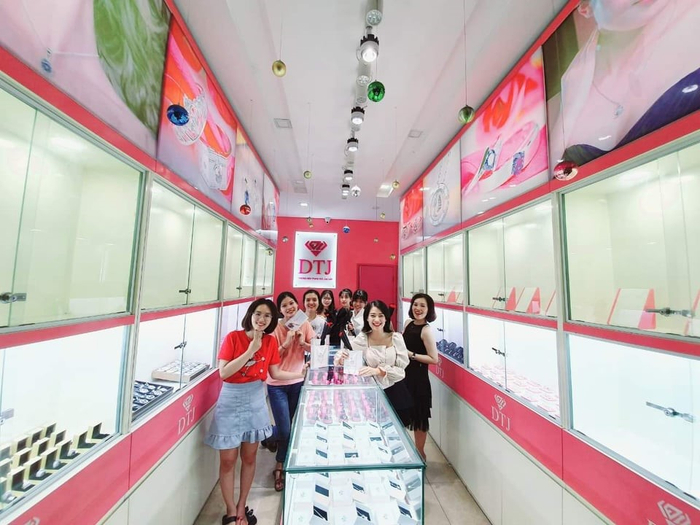 'Nữ Hoàng Trang Sức' Và Hành Trình Cá Chép Vượt Vũ Môn Hoá Rồng Ảnh 4