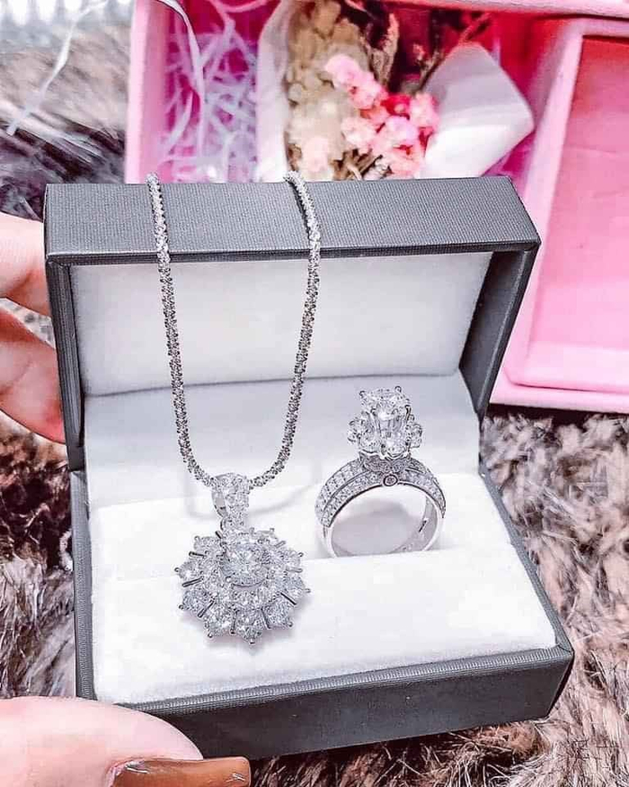 'Nữ Hoàng Trang Sức' Và Hành Trình Cá Chép Vượt Vũ Môn Hoá Rồng Ảnh 5