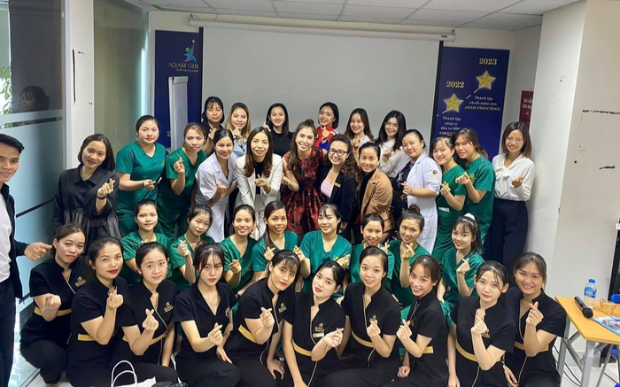 Royal Beauty Academy - học viện đào tạo thẩm mỹ làm đẹp thu hút đông đảo học viên Ảnh 2
