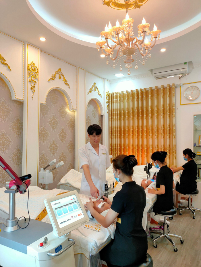Royal Beauty Academy - học viện đào tạo thẩm mỹ làm đẹp thu hút đông đảo học viên Ảnh 3