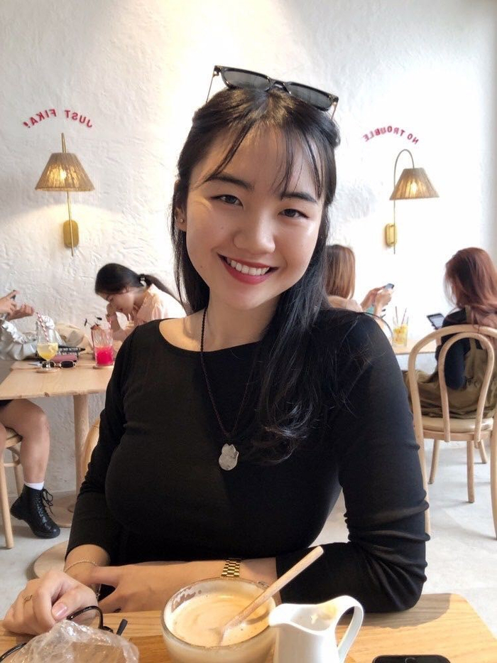 Trang sức Lyn's tạo nên vẻ đẹp sang trọng và quý phái