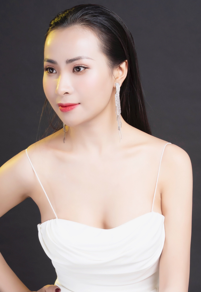 Hoa hậu Hoa Quyên: 'Thành công của bản thân là để báo hiếu cha mẹ' Ảnh 3