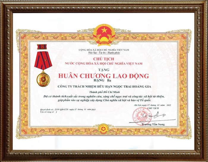Hình chụp bằng huân chương lao động Hạng ba