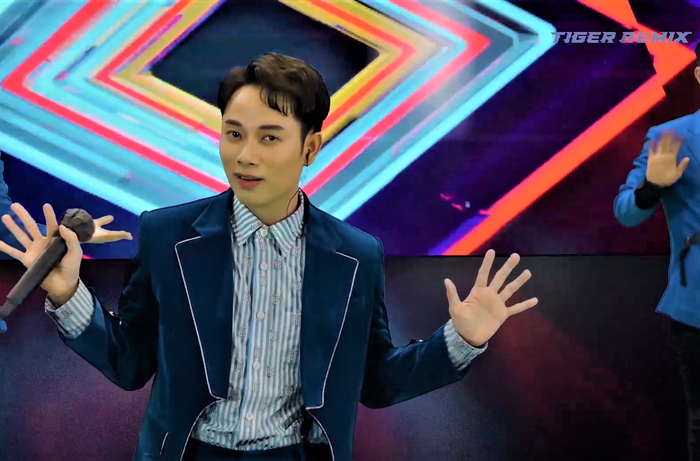 Trúc Nhân mang màu sắc rất riêng của mình đến dành tặng khán giả với Thật Bất Ngờ, Vẽ và bản hit lớn Sáng Mắt Chưa khiến fan vô cùng thích thú.