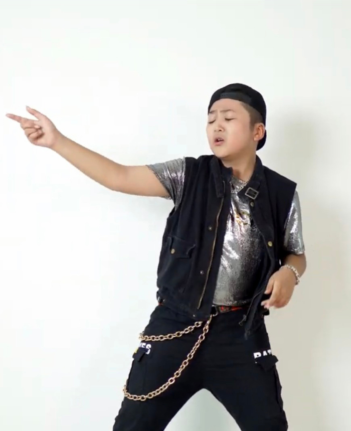 Sỹ Luân team MimiMama: Từ học sinh giỏi Toán thành phố trở thành giọng ca nhí xuất sắc toàn quốc Ảnh 6