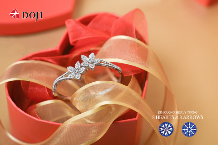 Món quà giúp phái đẹp trở nên xinh đẹp, gửi gắm thông điệp yêu thương và thấu hiểu đến từ DOJI.