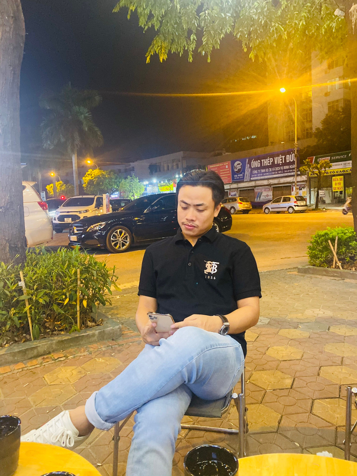 Nhờ chăm chỉ học hỏi nên anh Quách Xuân Chiến đã may mắn có được thành công với nghề Youtube của mình.