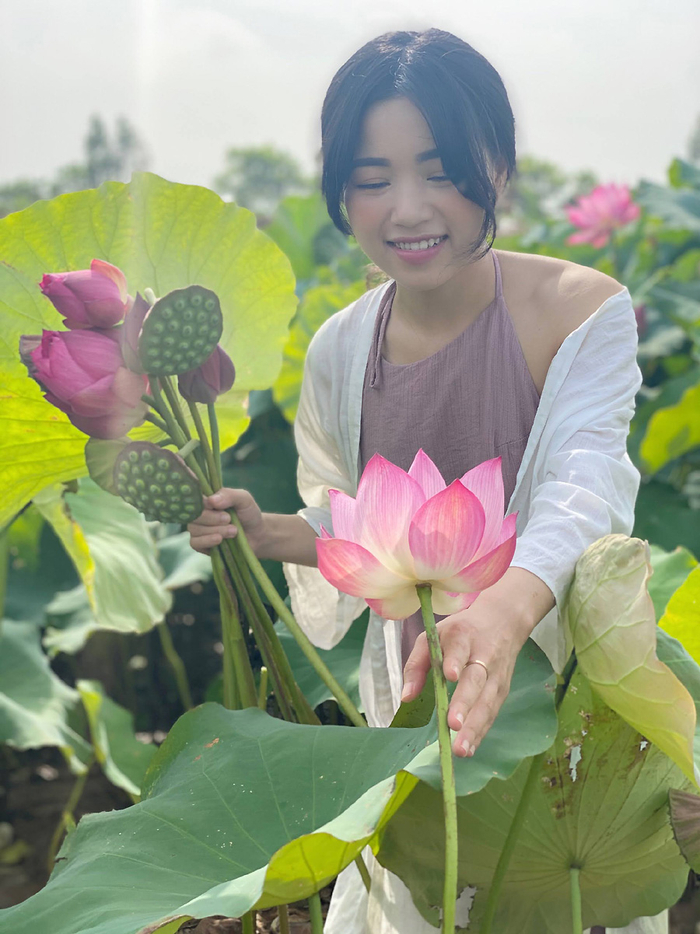 MC Đồng Thu - host của kênh quảng bá văn hóa Sunny Vietnam