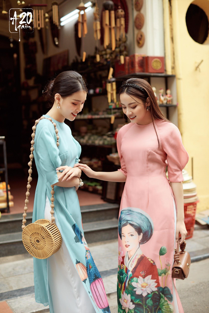                                                      “Vườn hoa chợ tết Hà Thành                                                              Có nàng tú lệ trâm anh yêu kiều” 