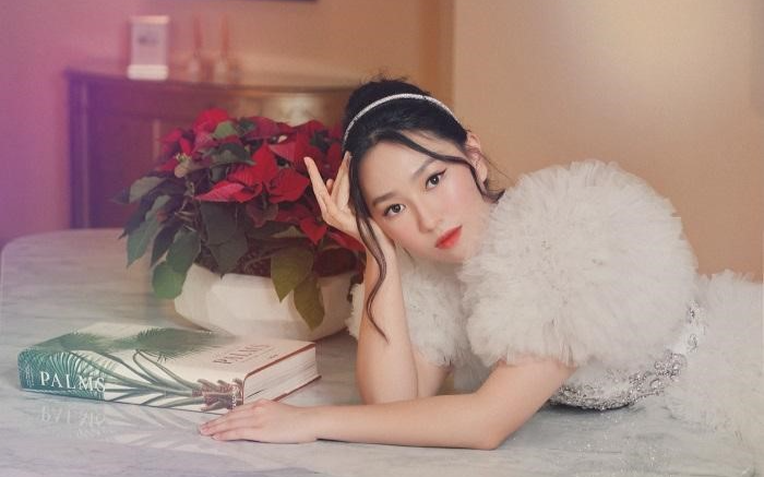 Nàng thơ Hoàng Lam gây 'sốt' với nét hiện đại cùng vẻ đẹp truyền thống Ảnh 2