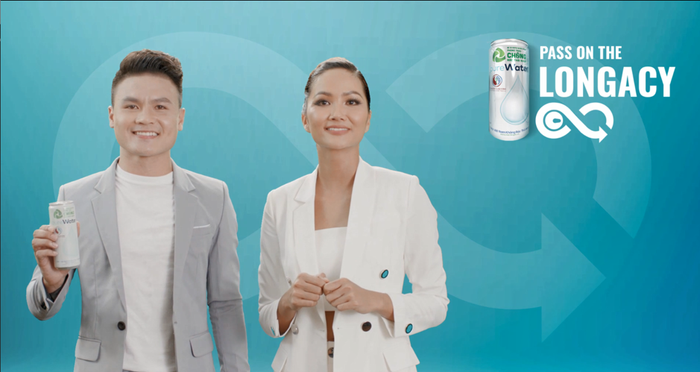 Tuyển thủ Nguyễn Quang Hải và Hoa hậu H’Hen Niê kêu gọi cộng đồng tham gia thử thách