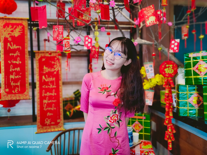 Trong khung cảnh phần hậu cảnh hơi rối thì bạn nên giảm mức độ bokeh xuống một chút để thành quả cho ra tự nhiên, ít bị lỗi xóa nhầm hơn