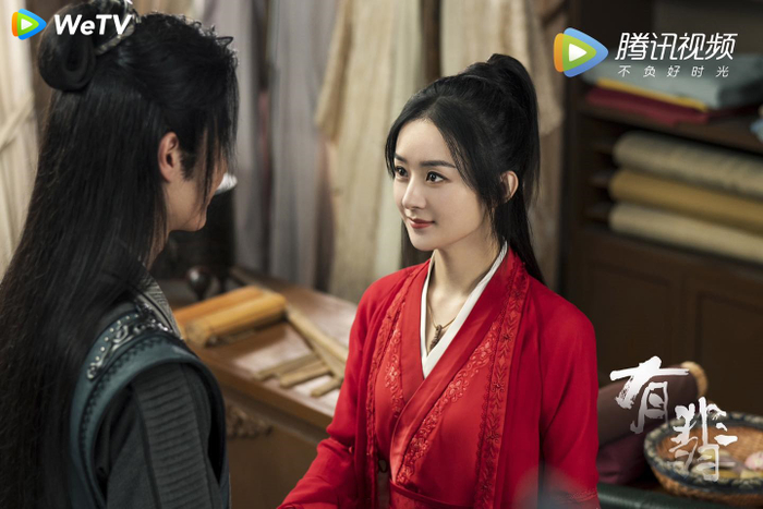 Nữ diễn viên Triệu Lệ Dĩnh gửi lời chào ngắn gọn, không kèm theo ảnh tới khán giả.