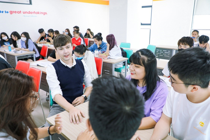 Đại học  song ngữ quốc tế là môi trường tốt để nâng trình tiếng Anh