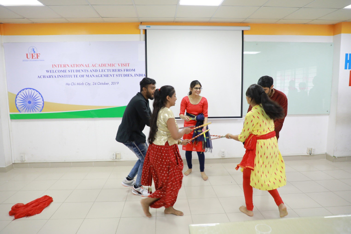 Tích cực thể hiện tinh thần hội nhập với hoạt động giao lưu quốc tế 