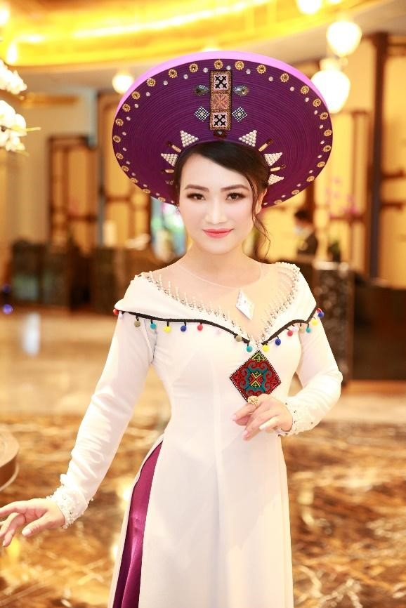 Với tấm lòng nhân ái, nữ ca sĩ luôn muốn lan tỏa những điều kì diệu và mang cơ hội đến cho những người kém may mắn hơn.&nbsp;