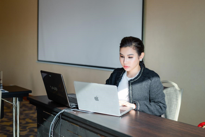 Jenny Trần 'Tôi tự định giá bản thân' Ảnh 1