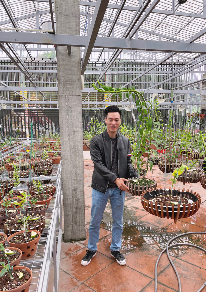 Thầy giáo Vũ Hoàng Giang và giá trị của vườn lan khủng Ảnh 4