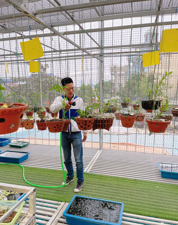 Thầy giáo Vũ Hoàng Giang và giá trị của vườn lan khủng Ảnh 5