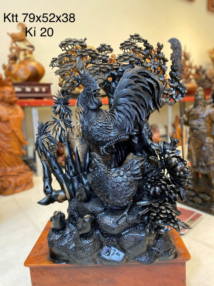 Tác phẩm: GIA ĐÌNH GÀ GỖ MUN SỪNG
