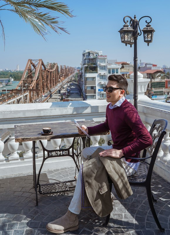 Đời thường anh thường phối trang phục năng động, khoe street style