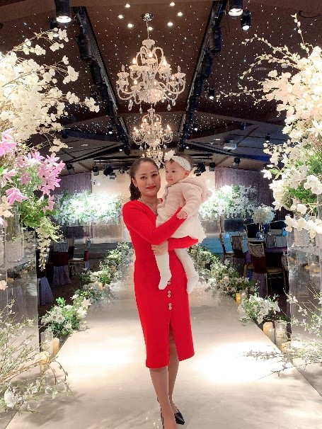 Nhan sắc mặn mà của bà mẹ 1 con